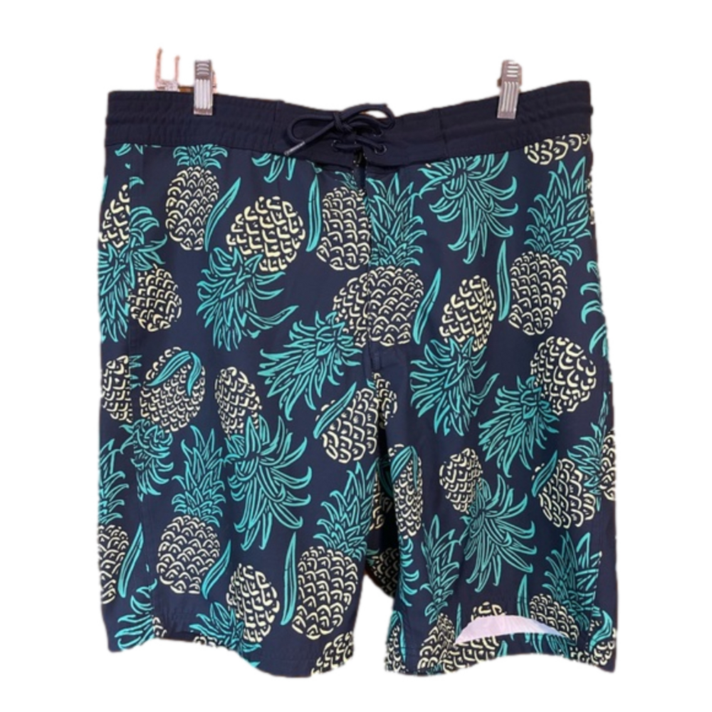 Old Navy men’s size 32 board shorts